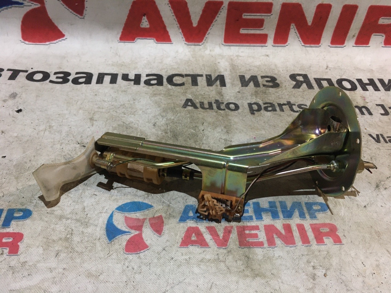Бензонасос Nissan Cedric Y33 Бензонасос Nissan Cedric Y33