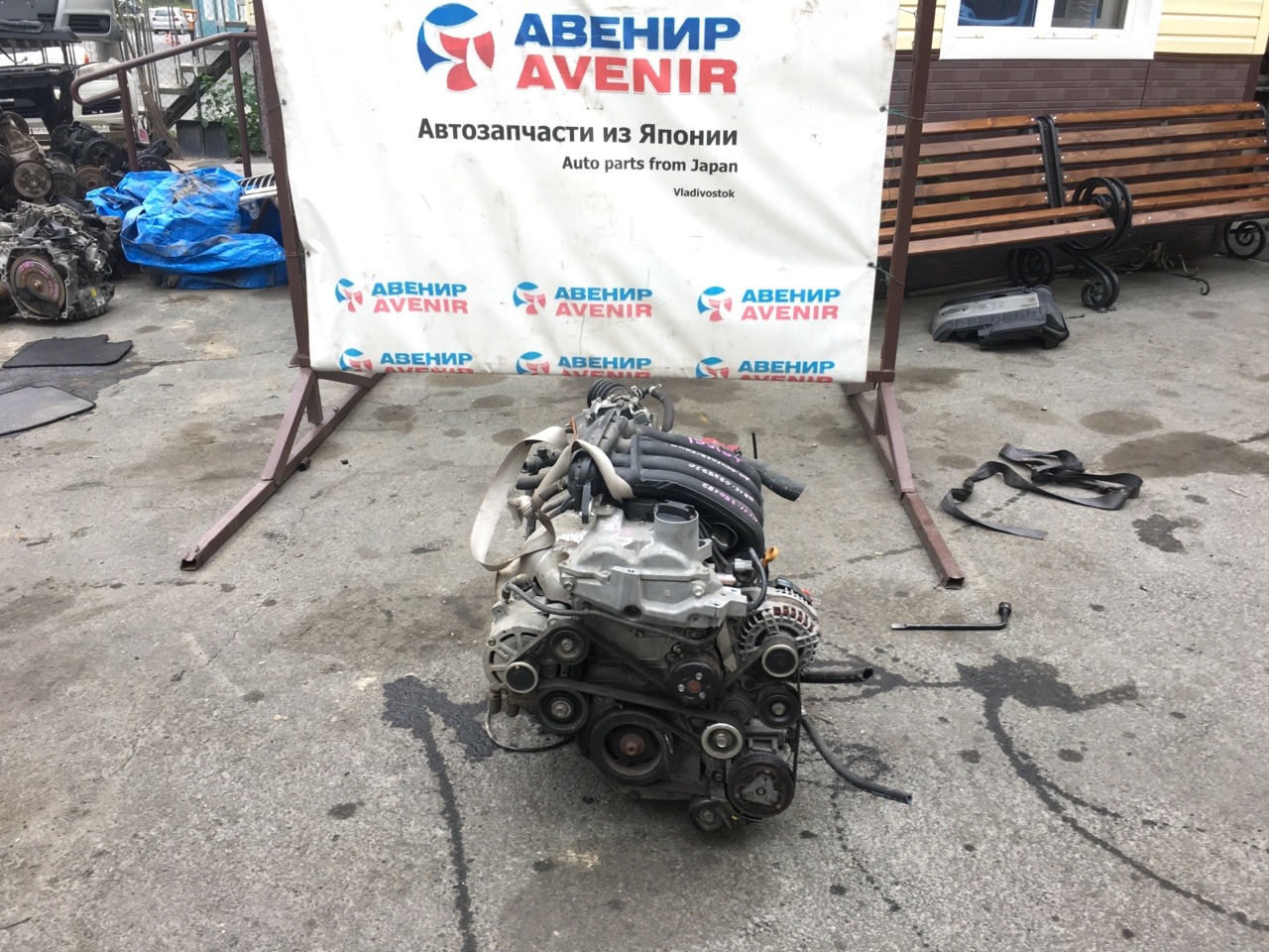 Двигатель Nissan Tiida NC11 HR15 Двигатель Nissan Tiida NC11 HR15