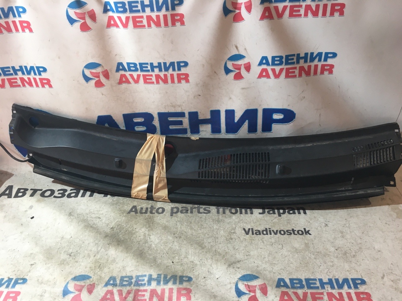 Жабо Toyota Passo KGC30 Жабо Toyota Passo KGC30