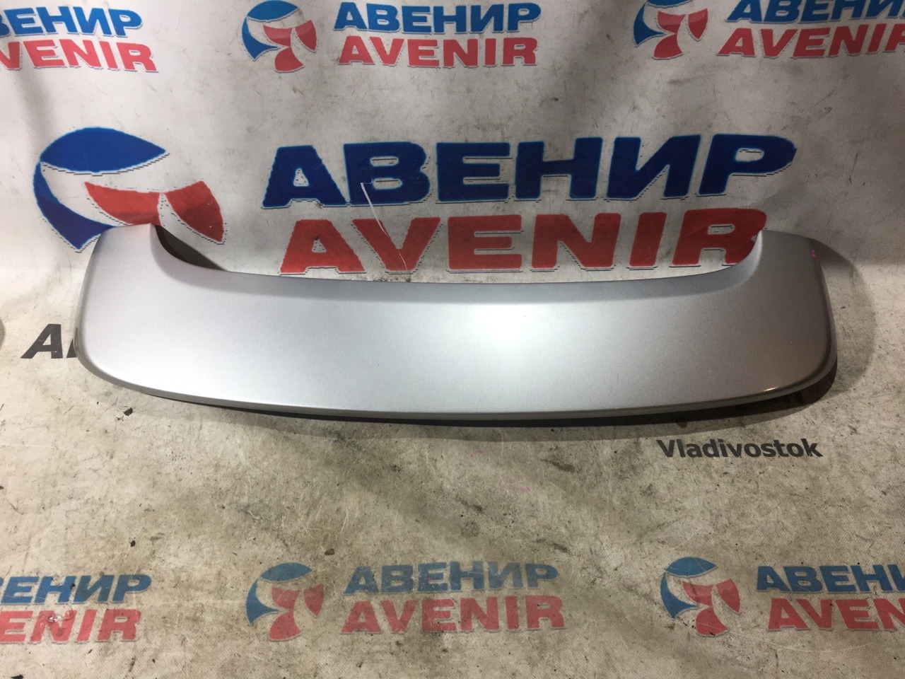 Купить Спойлер Ниссан Авенир