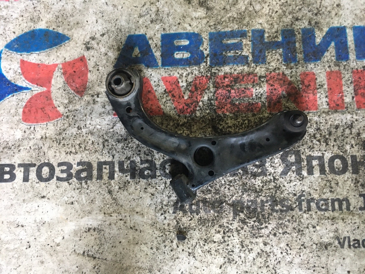Рычаг Daihatsu Tanto LA610S KF-VE передний левый