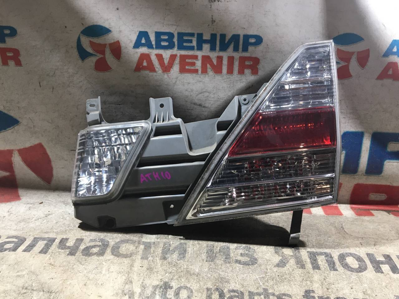 Стоп-вставка Toyota Alphard ATH10 задняя правая