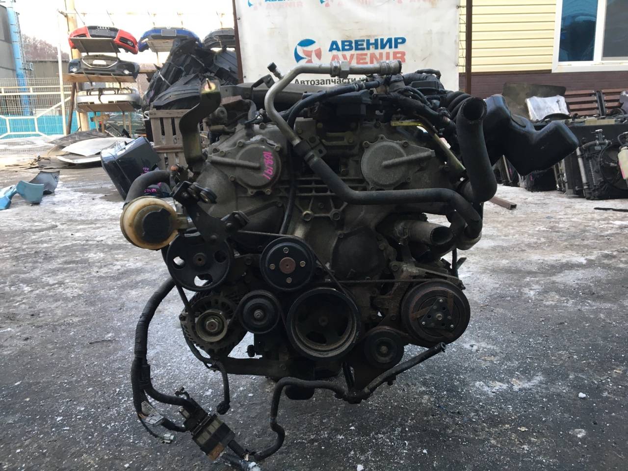 Двигатель Nissan Elgrand MNE51 VQ25DE