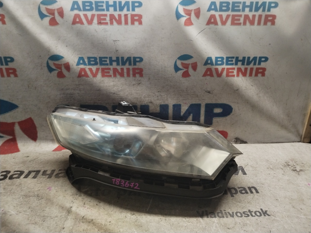 Фара Honda Insight ZE2 LDA правая