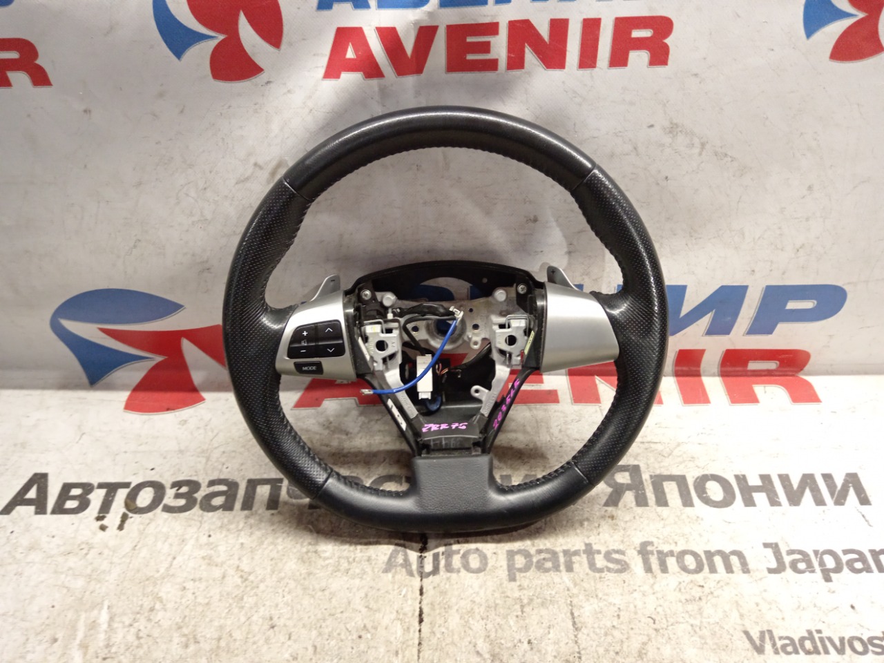 Руль Toyota Voxy ZRR75 Руль Toyota Voxy ZRR75