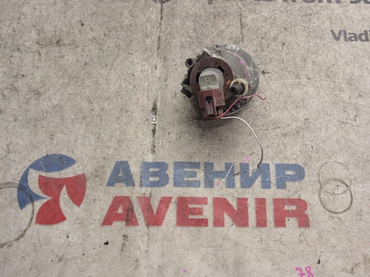 Туманка Toyota передняя левая