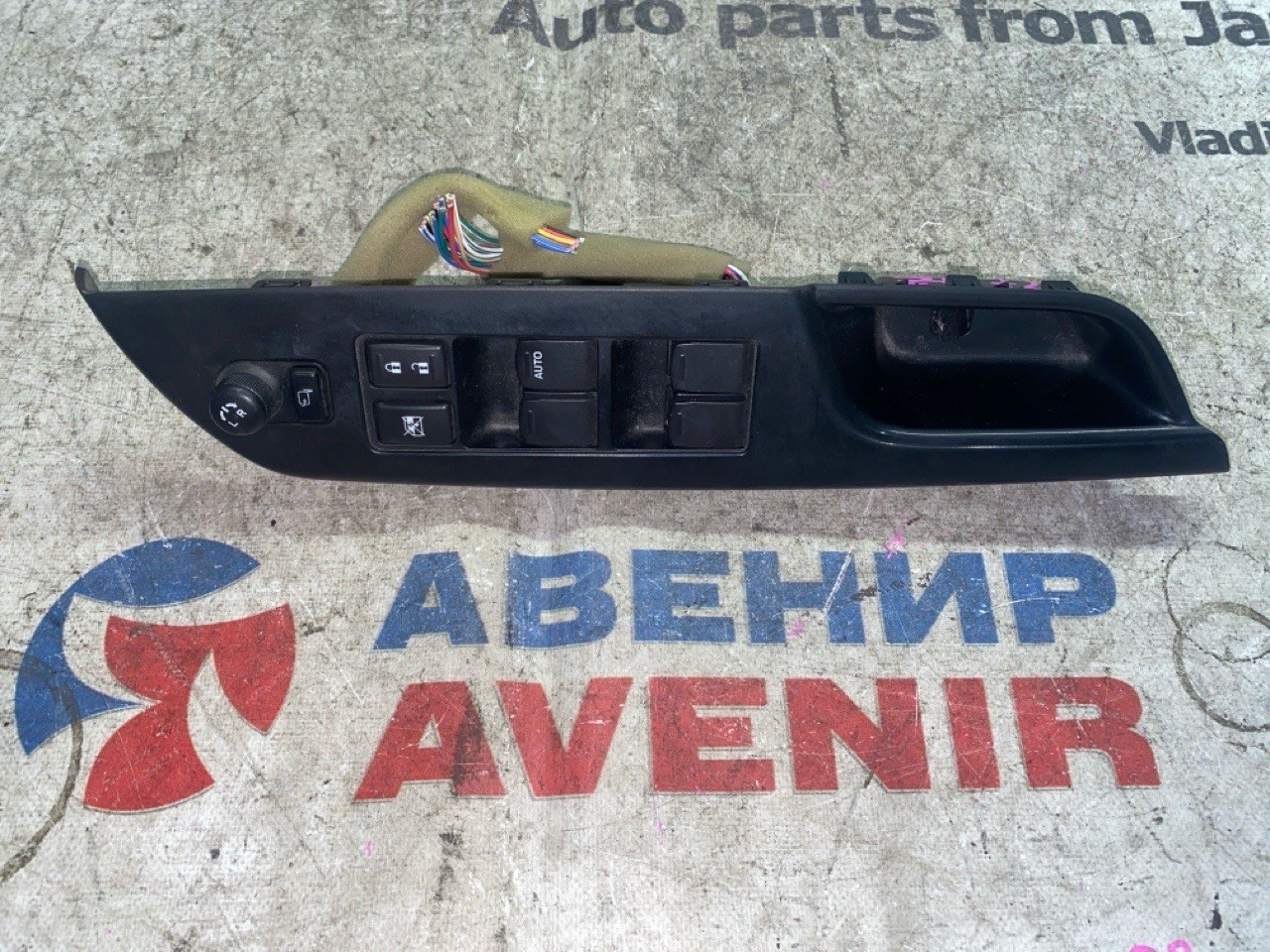 Блок управления стеклами Suzuki Swift ZC32S передний правый