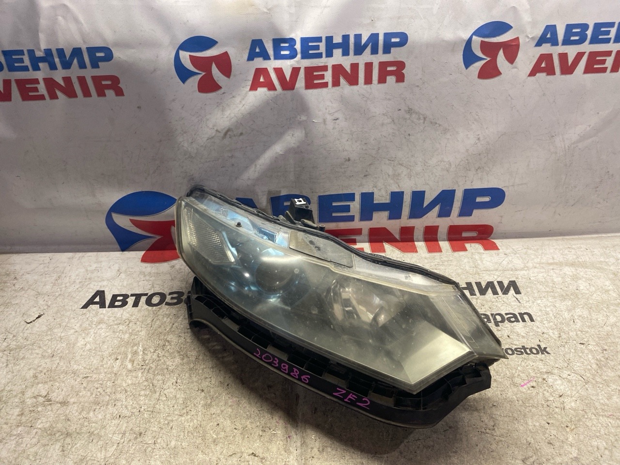 Фара Honda Insight ZE2 LDA передняя правая