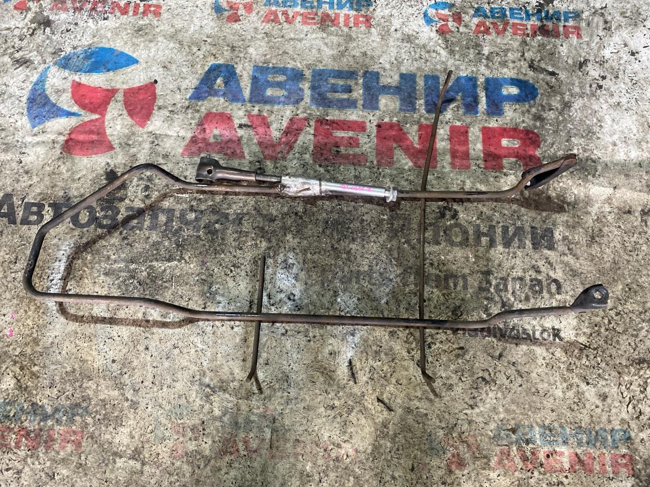 Крепление запаски TOYOTA ISIS ANM10G (б/у)