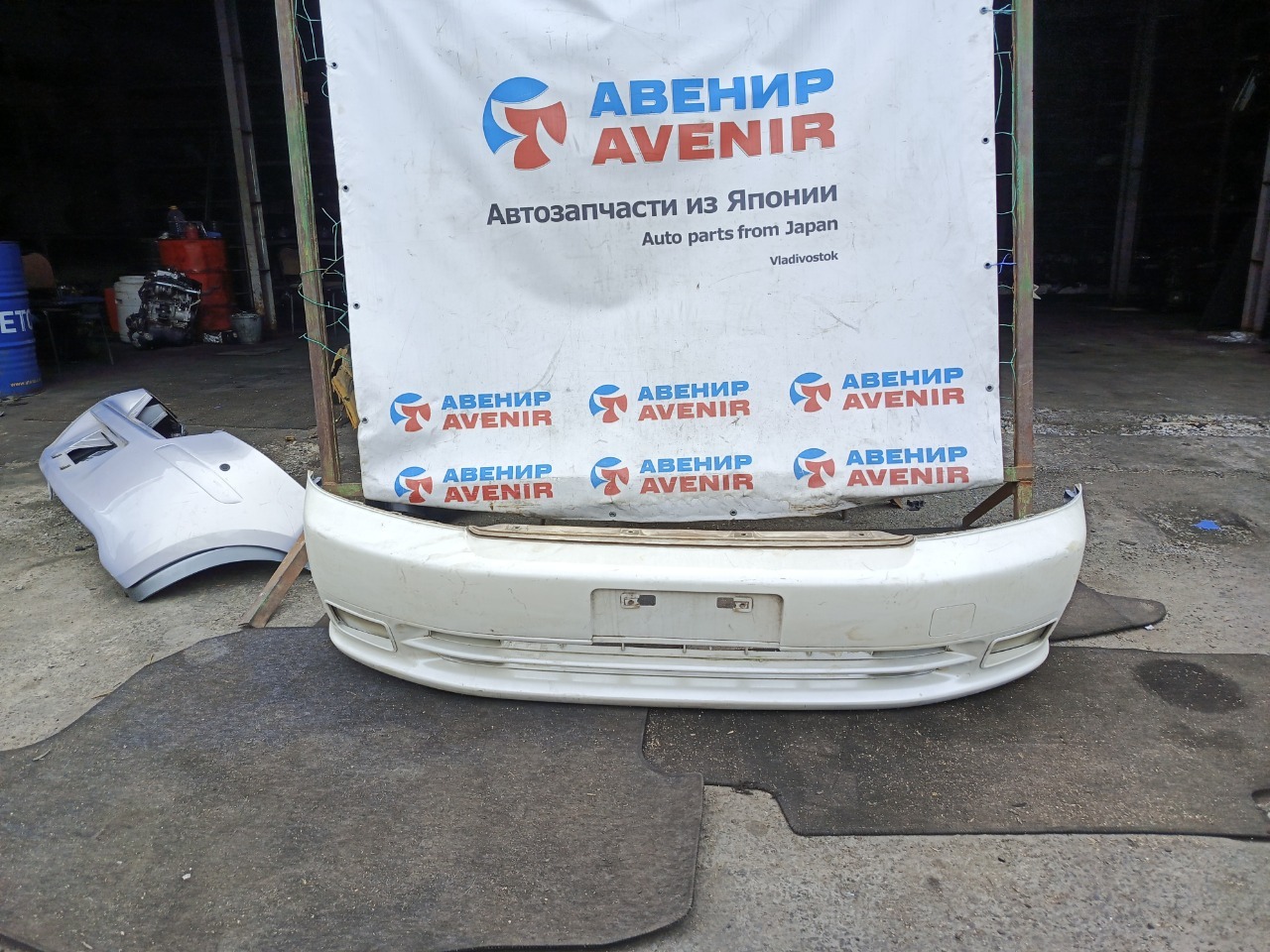 Бампер HONDA STEPWGN RF4 передний (б/у)