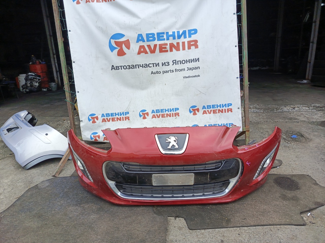 Бампер PEUGEOT 308 T7 передний (б/у)