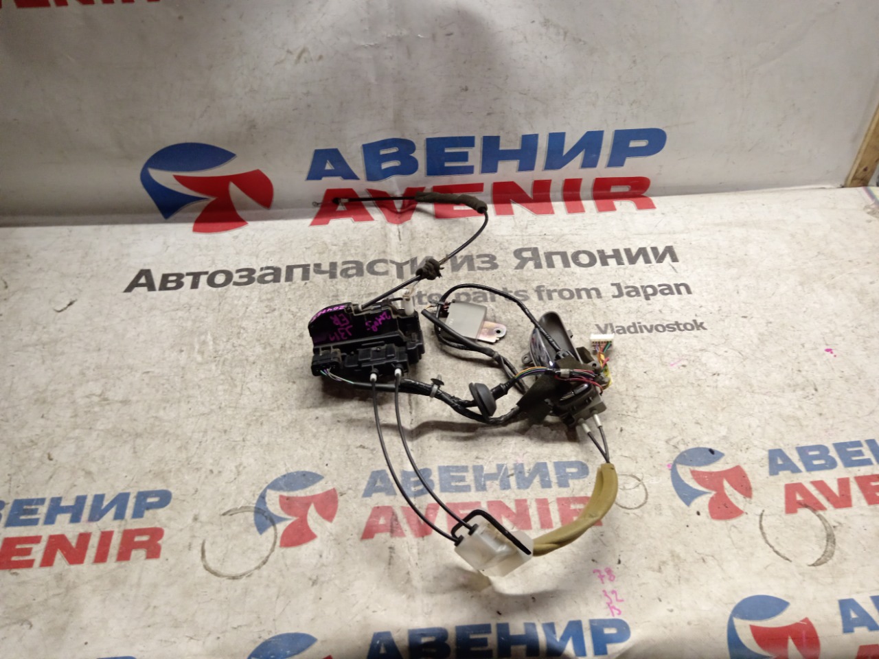 Замок двери NISSAN TEANA J31 VQ23DE передний правый (б/у)