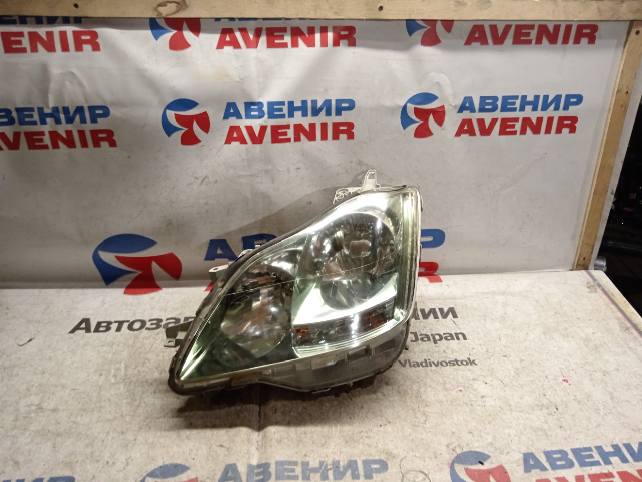 Фара TOYOTA CROWN GRS180 передняя левая (б/у)