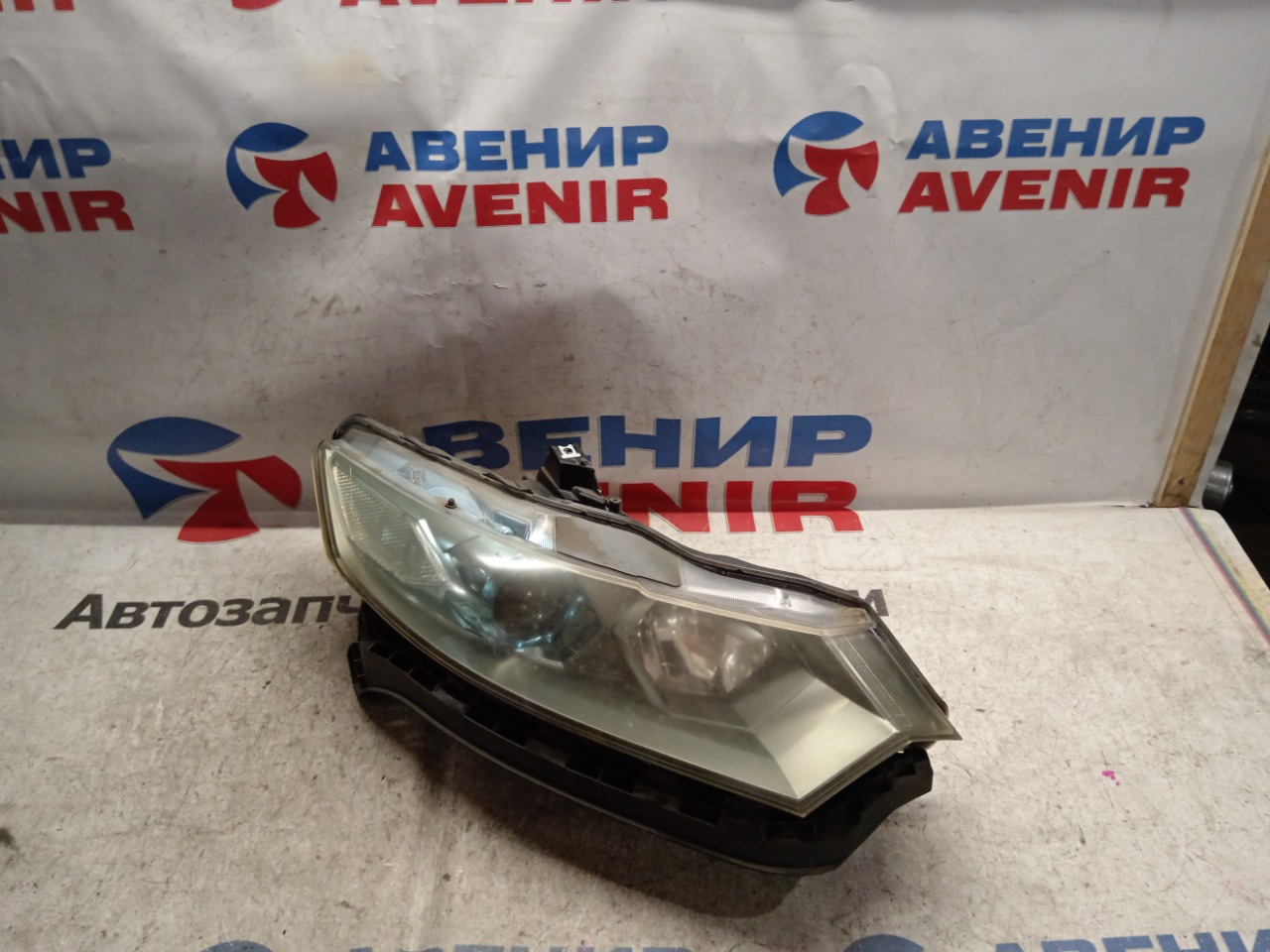 Фара HONDA INSIGHT ZE2 LDA передняя правая (б/у)