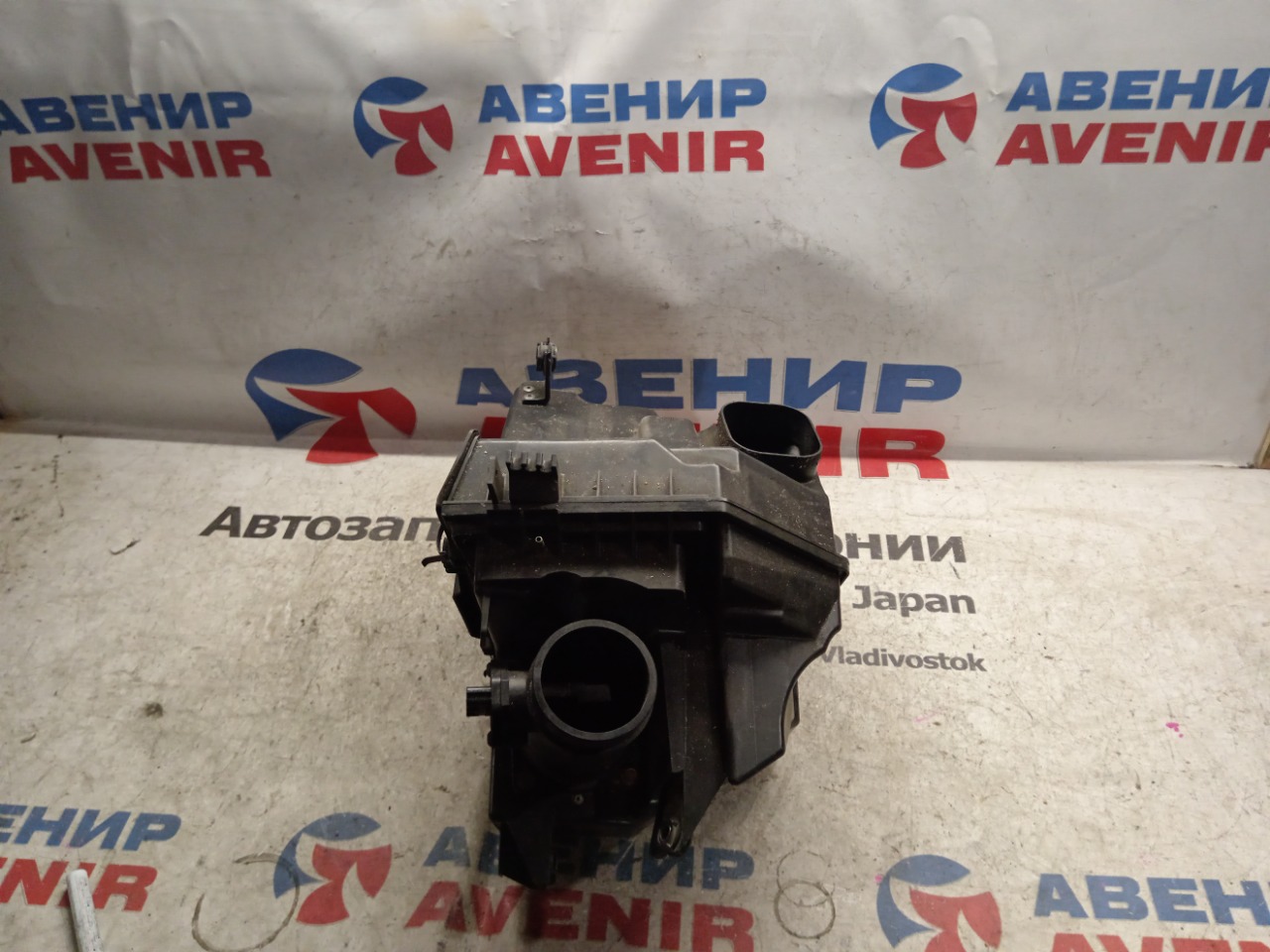Корпус воздушного фильтра NISSAN CIMA HF50 VQ30DET (б/у)