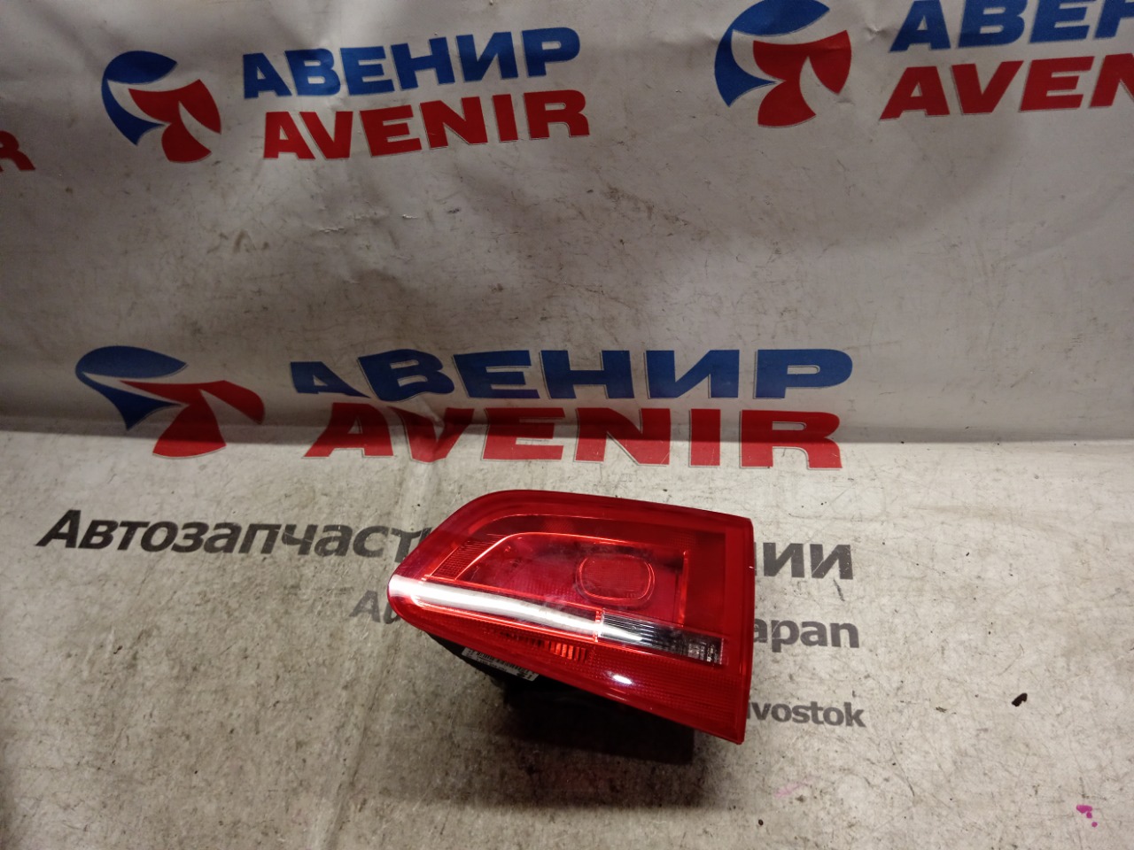 Стоп-вставка Volkswagen Sharan 7N1 задняя правая