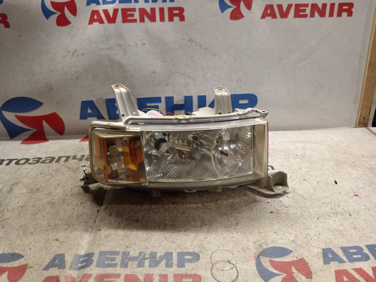 Фара TOYOTA BB NCP30 передняя правая (б/у)