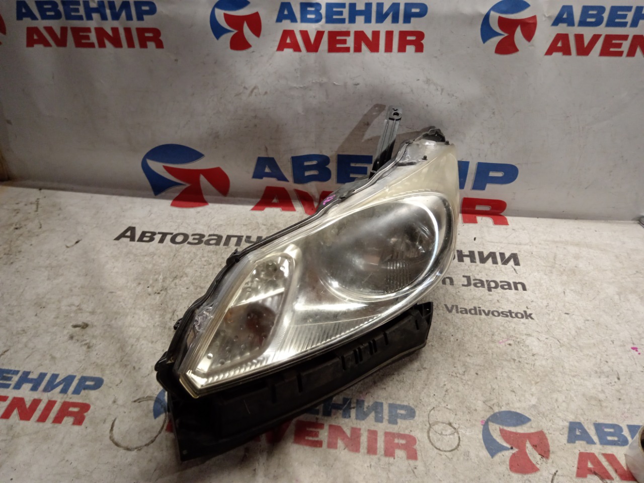 Фара HONDA FREED GB3 передняя левая (б/у)