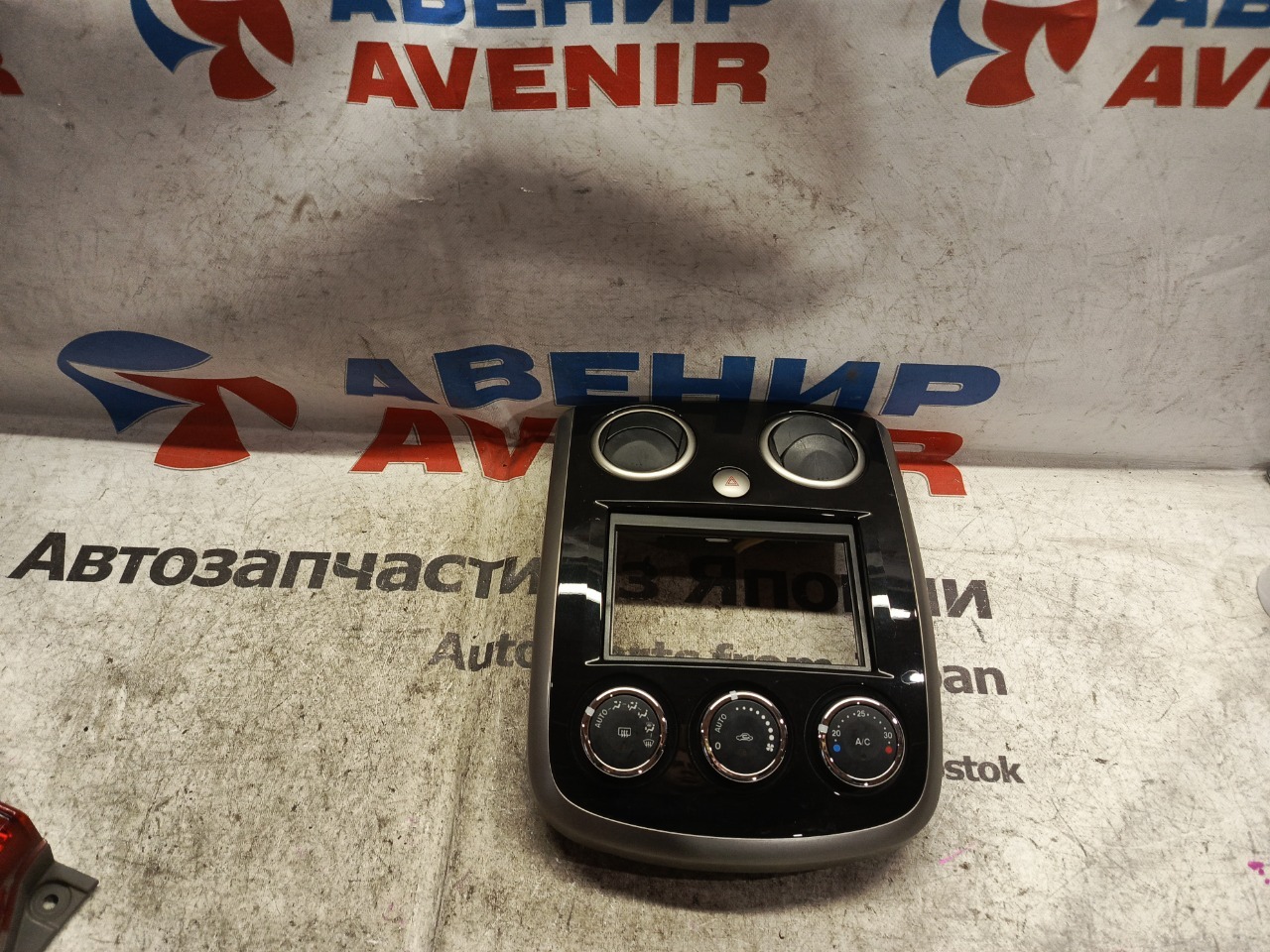 Консоль магнитофона Mazda Verisa DC5W ZY