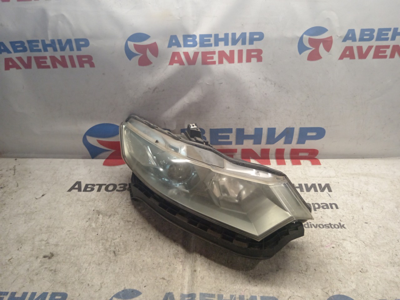 Фара HONDA INSIGHT ZE2 LDA передняя правая (б/у)