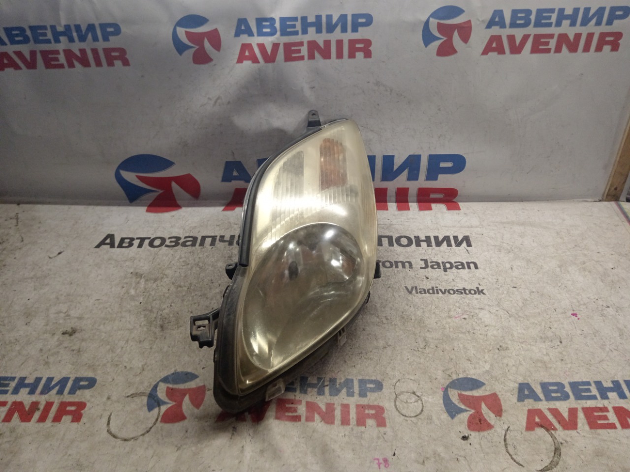 Фара TOYOTA VITZ KSP90 передняя левая (б/у)