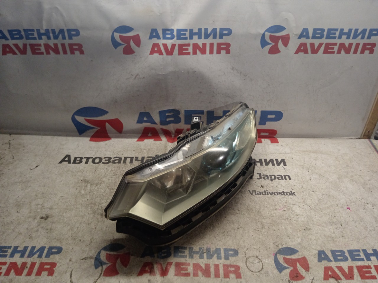 Фара HONDA INSIGHT ZE2 LDA передняя левая (б/у)