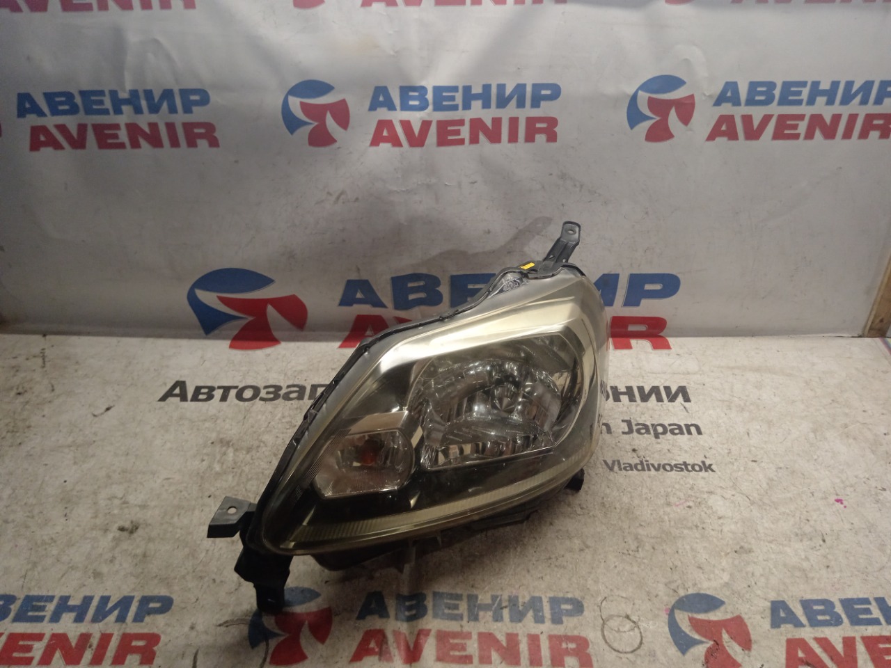Фара Toyota Porte NCP141 передняя левая