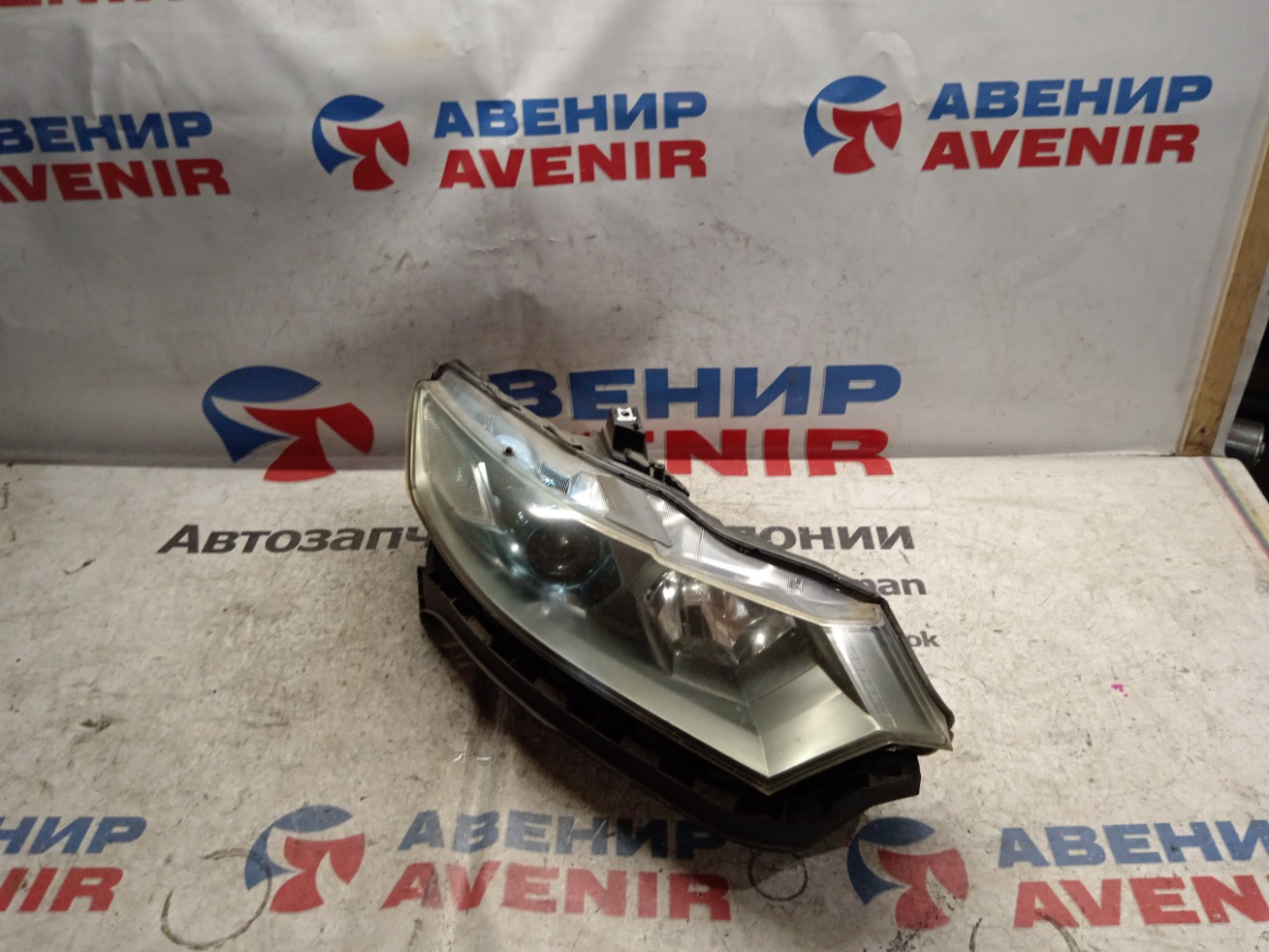 Фара HONDA INSIGHT ZE2 LDA передняя правая (б/у)