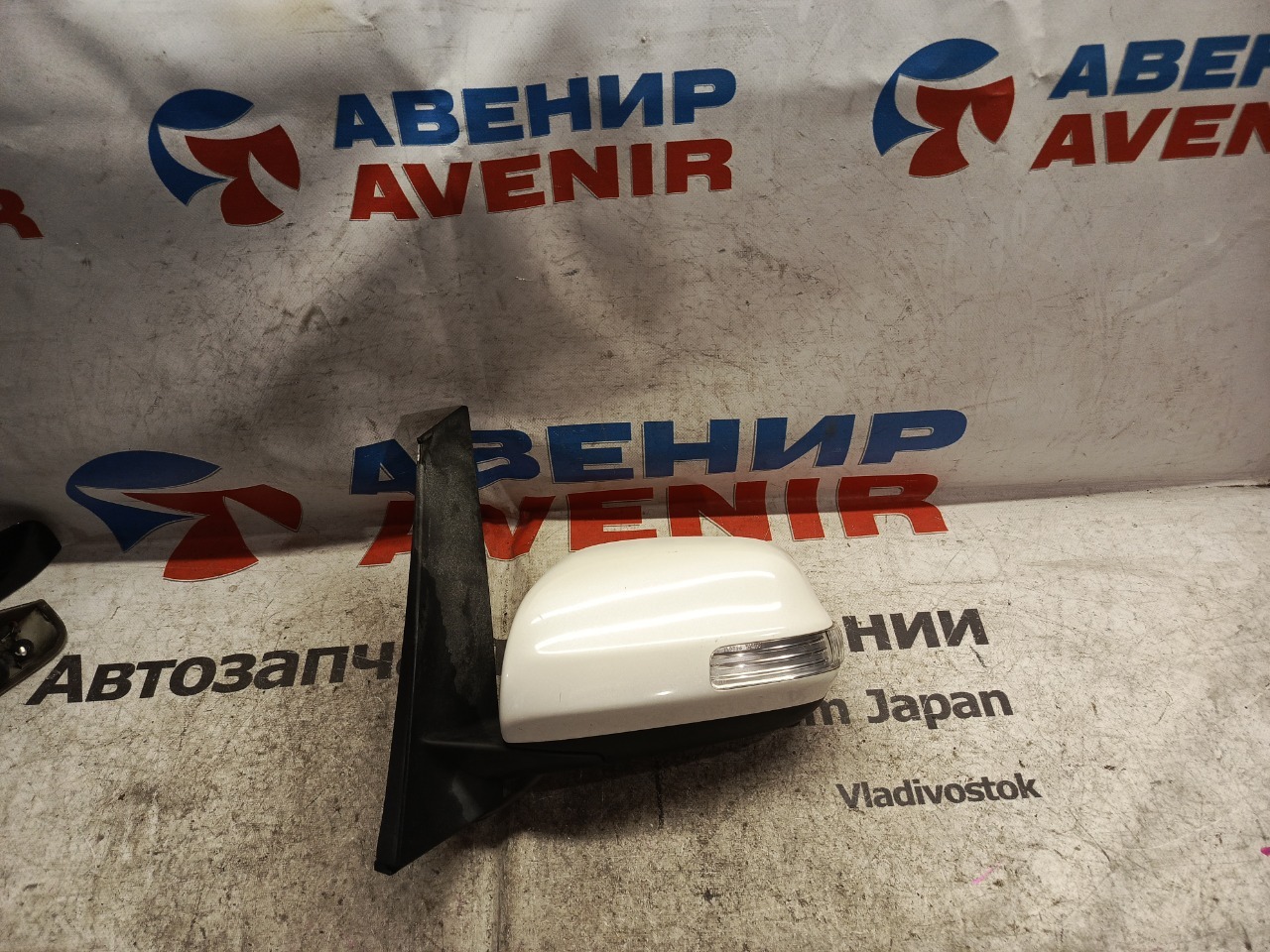 Зеркало Toyota Ractis NCP100 переднее левое
