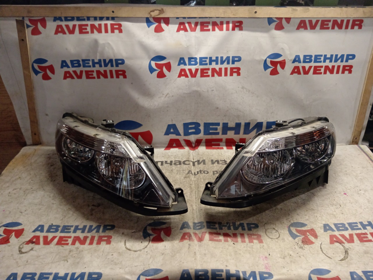 Фара HONDA AIRWAVE GJ1 передняя левая (б/у)