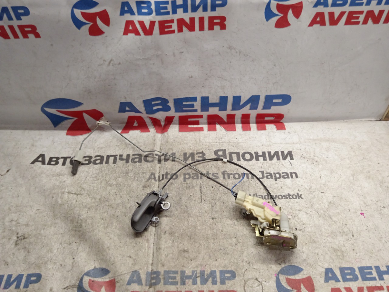Замок двери Toyota Platz NCP12 задний левый