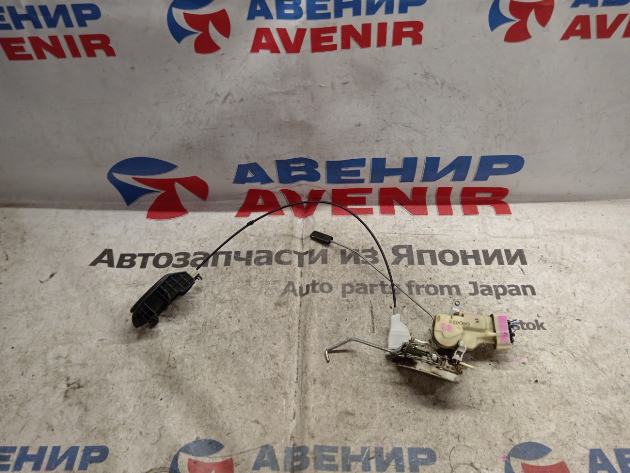 Замок двери TOYOTA BB NCP30 передний правый (б/у)