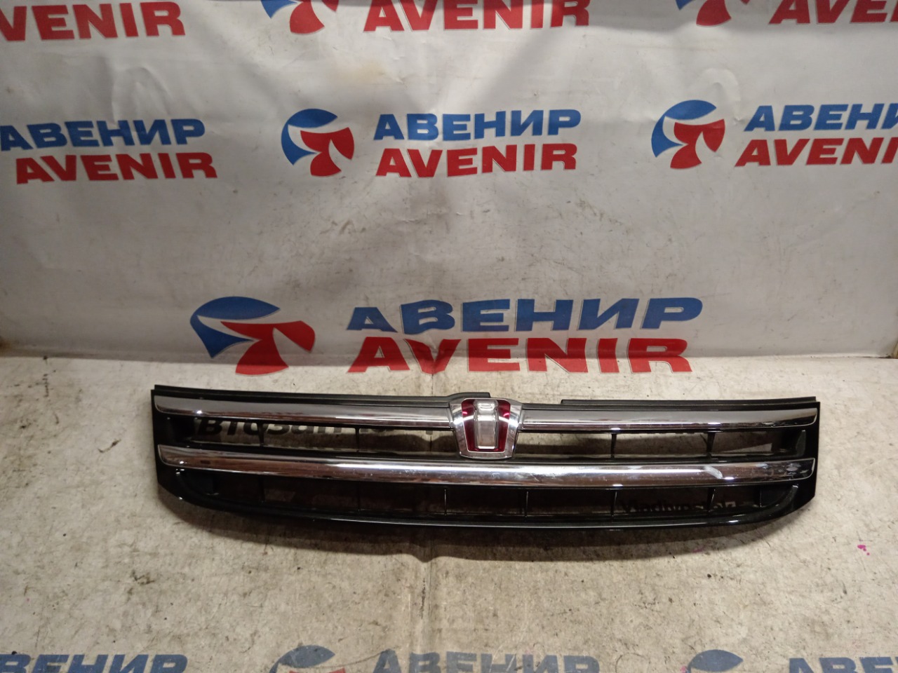 Решетка TOYOTA ISIS ZGM10 (б/у) Решетка TOYOTA ISIS ZGM10 (б/у)