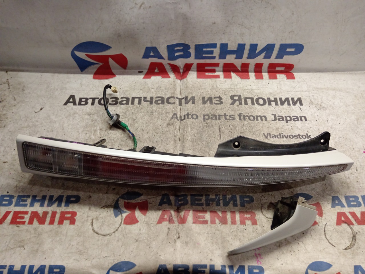 Стоп-сигнал DAIHATSU MOVE L175S задний правый (б/у)