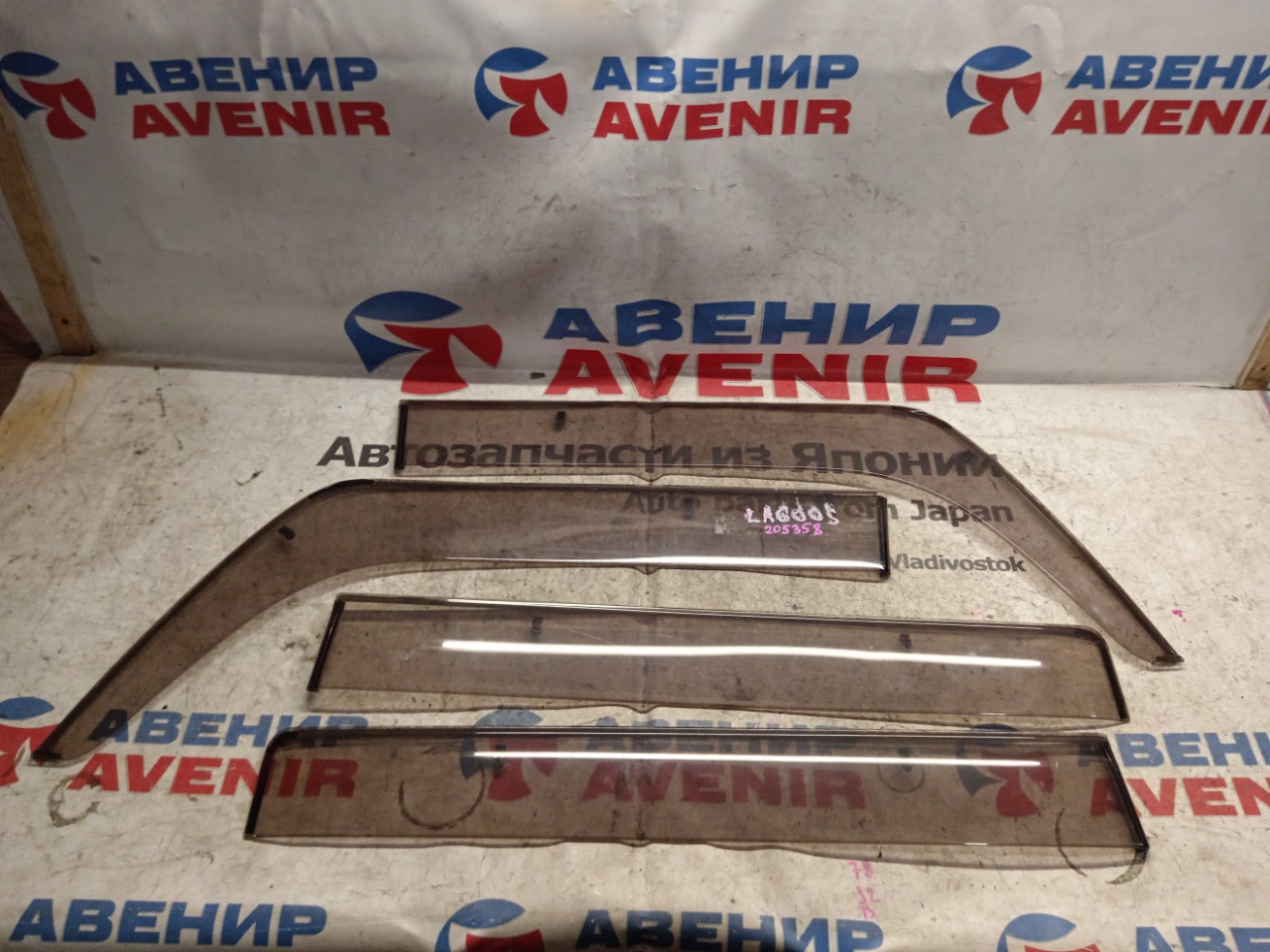 Ветровики комплект DAIHATSU TANTO LA600S (б/у)