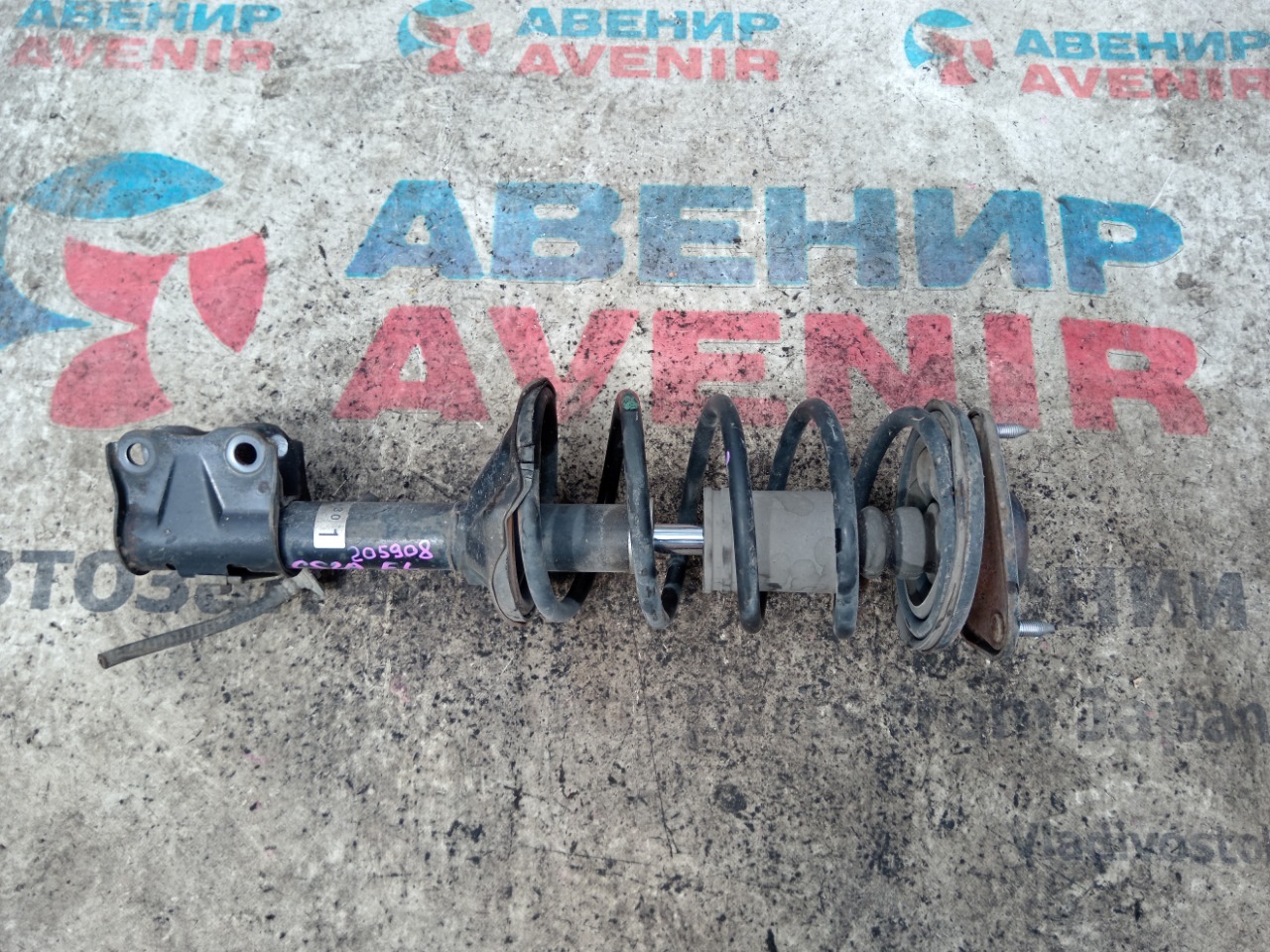 Стойка MITSUBISHI LANCER CS2A передняя левая (б/у)