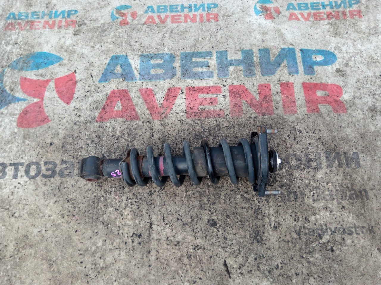Стойка TOYOTA WISH ZGE25 2ZRFAE задняя правая (б/у)