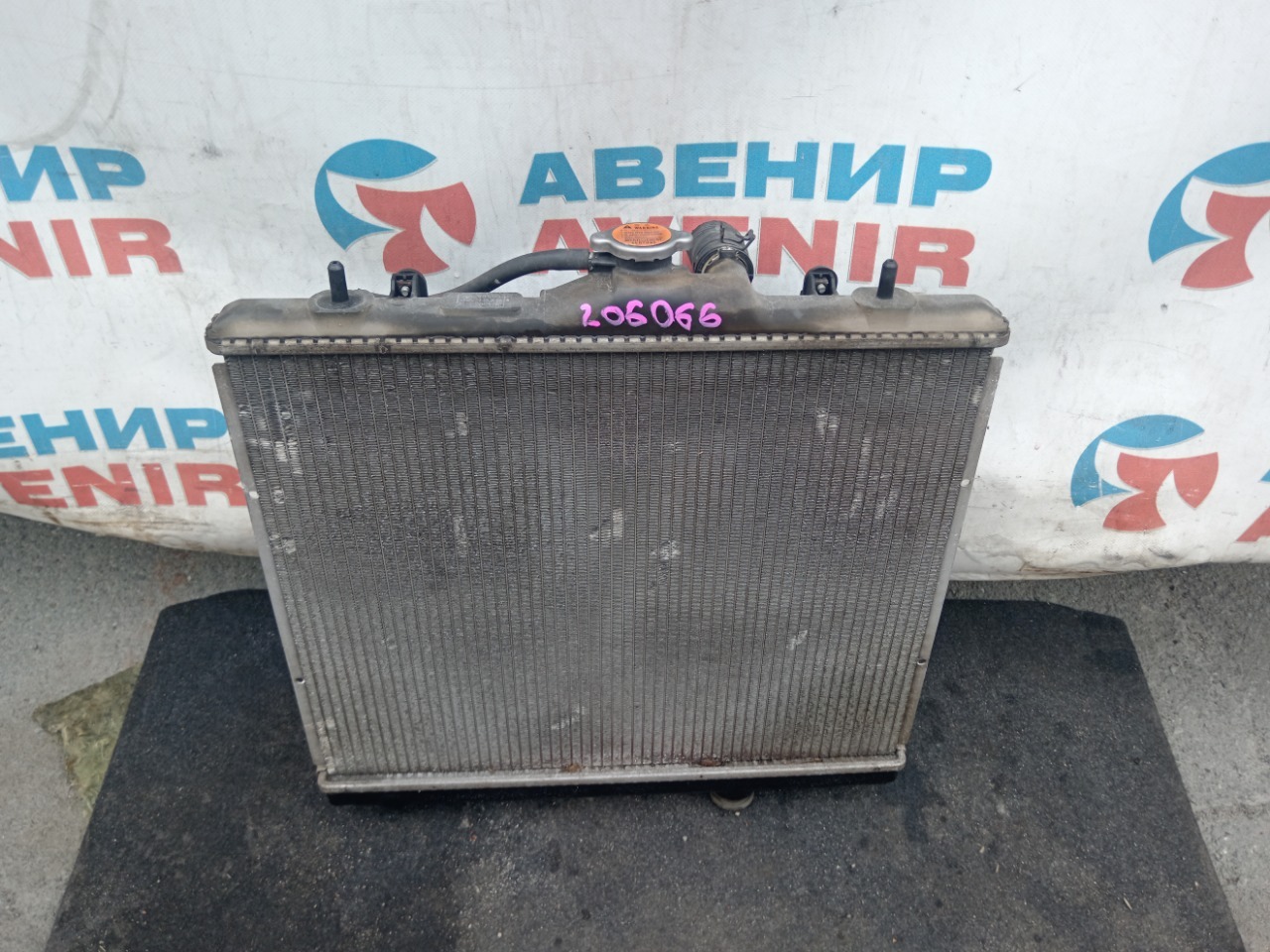 Радиатор MITSUBISHI PAJERO MINI H58A (б/у)