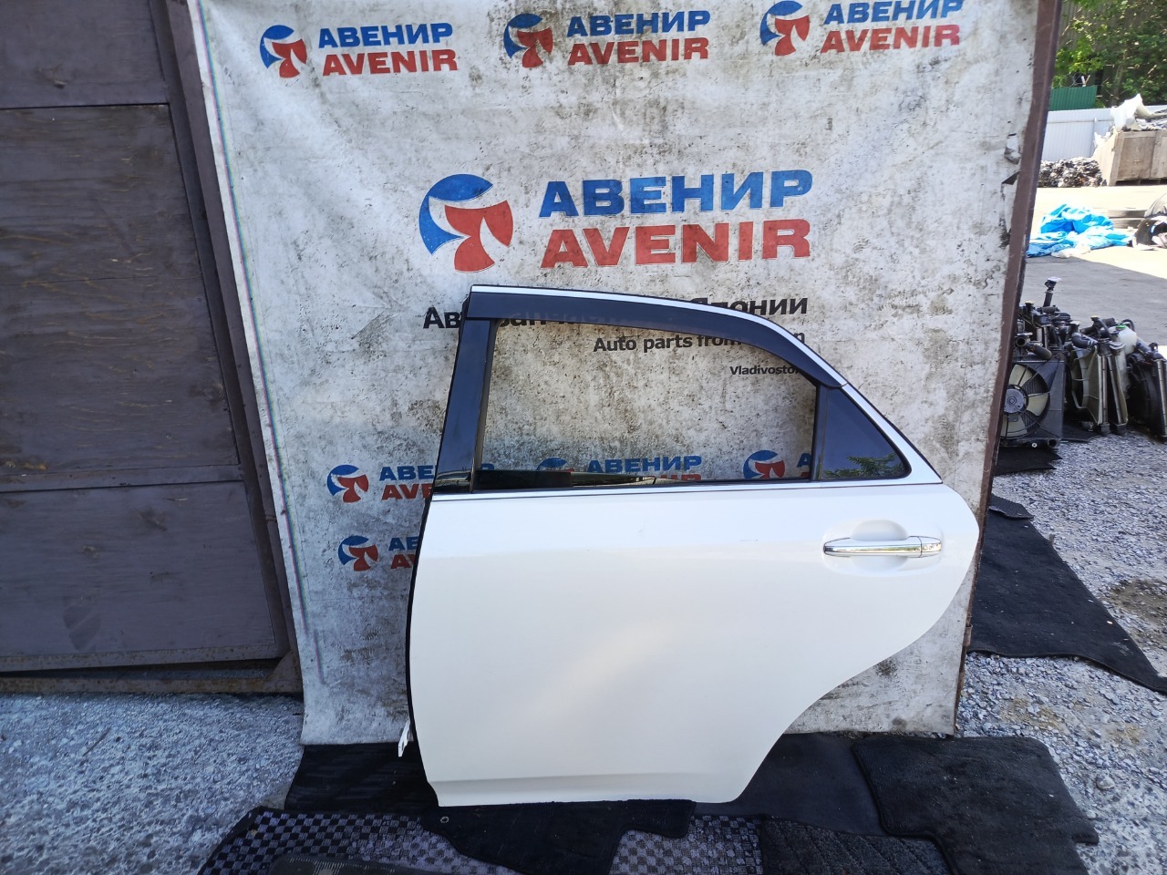 Дверь TOYOTA CROWN GWS204 задняя левая (б/у)
