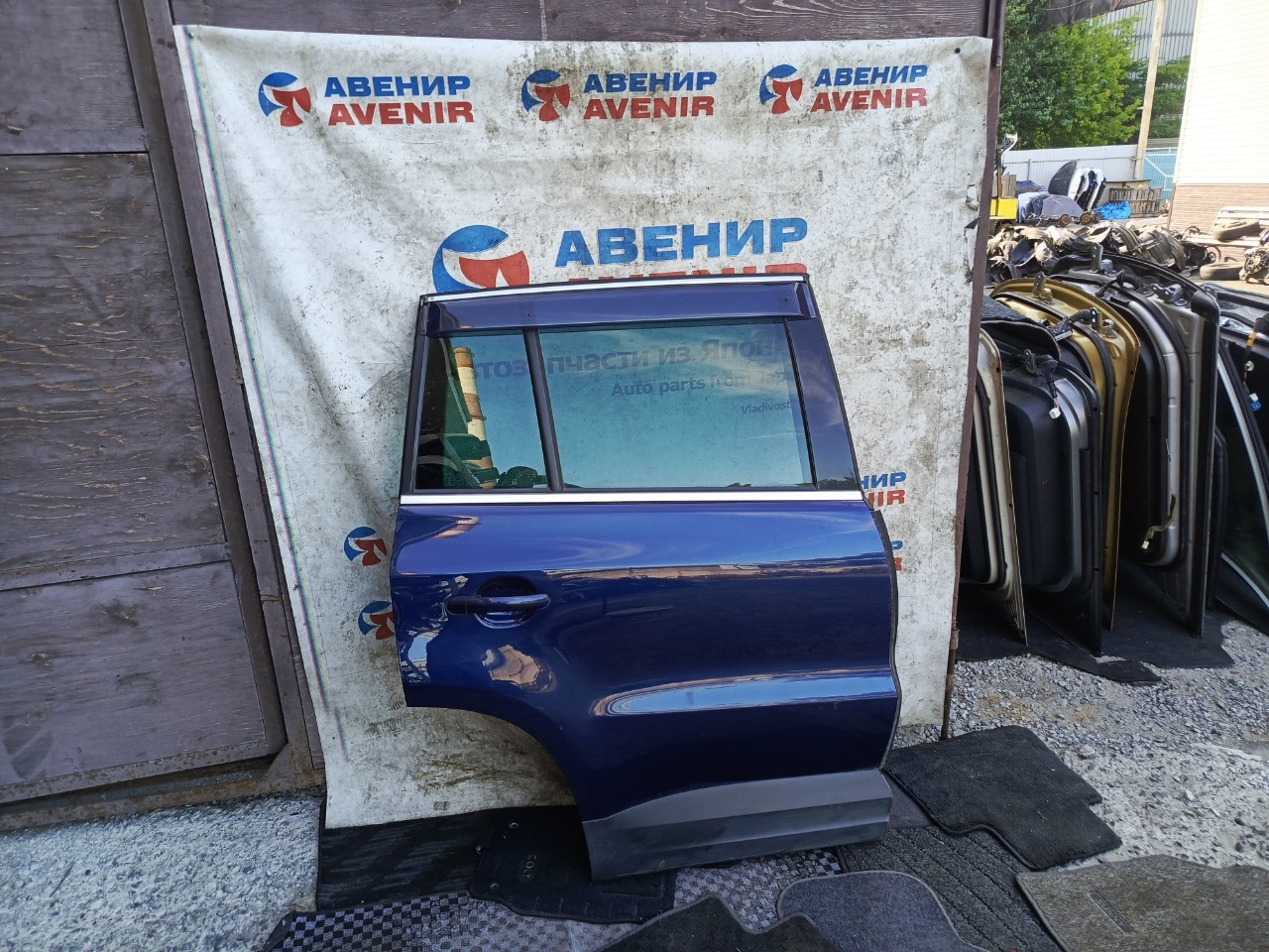 Дверь VOLKSWAGEN TIGUAN 5N задняя правая (б/у)