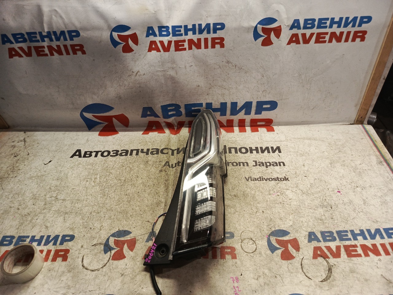 Стоп-сигнал HONDA N-BOX JF4 правый (б/у)