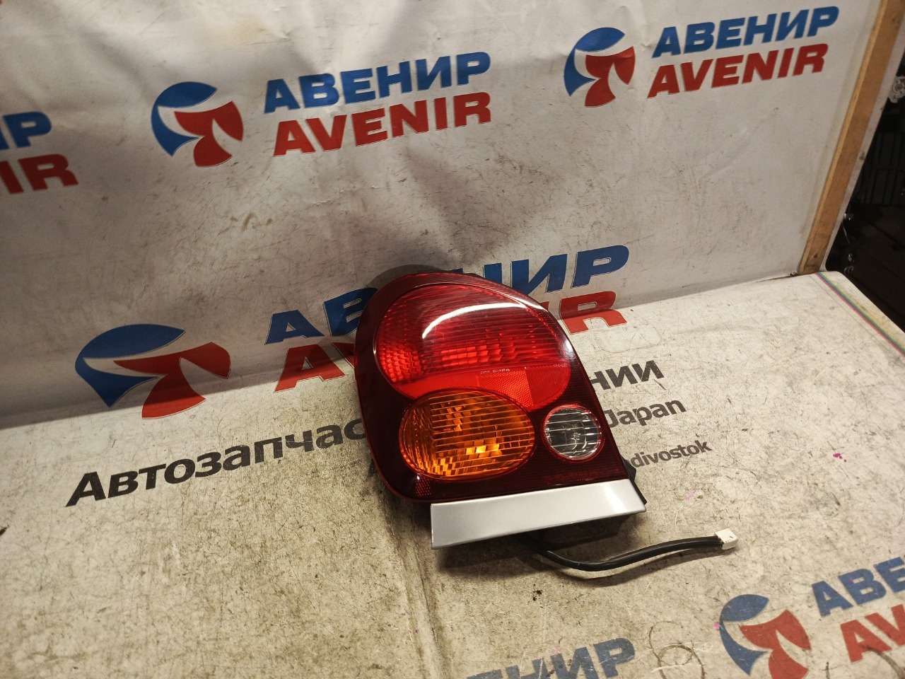 Стоп-сигнал TOYOTA COROLLA SPACIO AE111N левый (б/у)