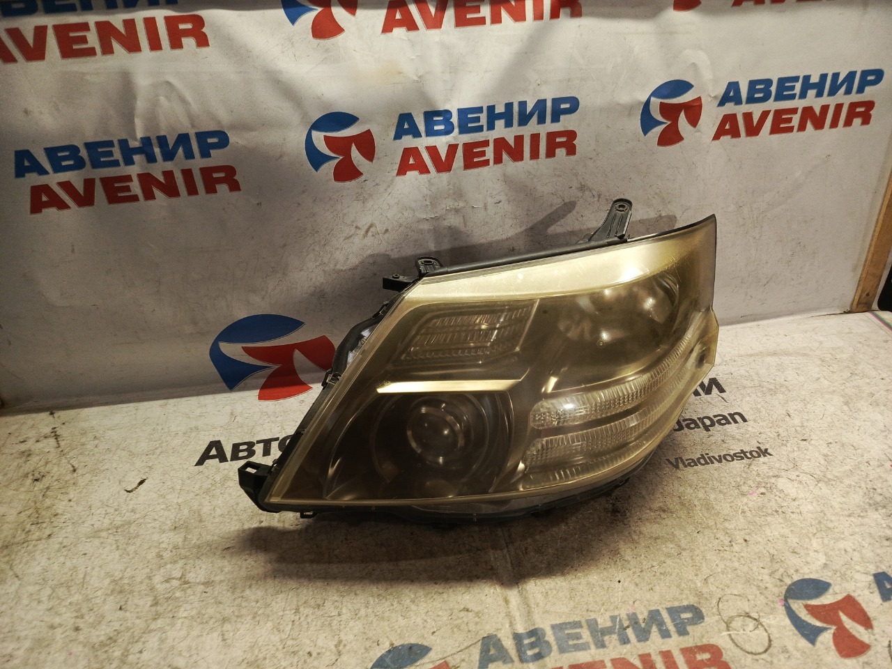 Фара TOYOTA ALPHARD MNH15 передняя левая (б/у)