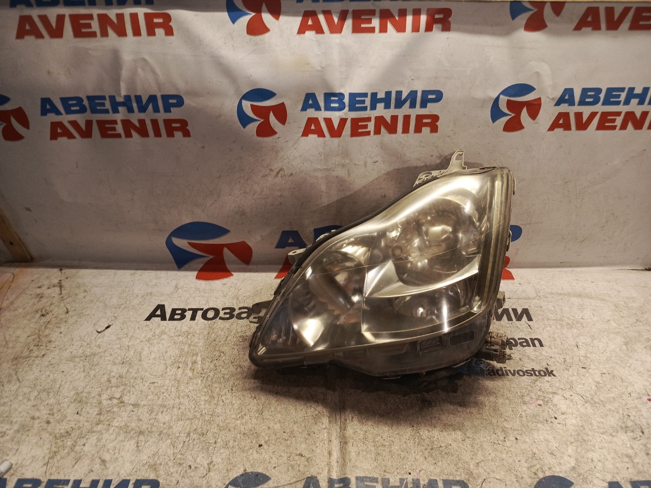 Фара TOYOTA CROWN GRS180 передняя левая (б/у)