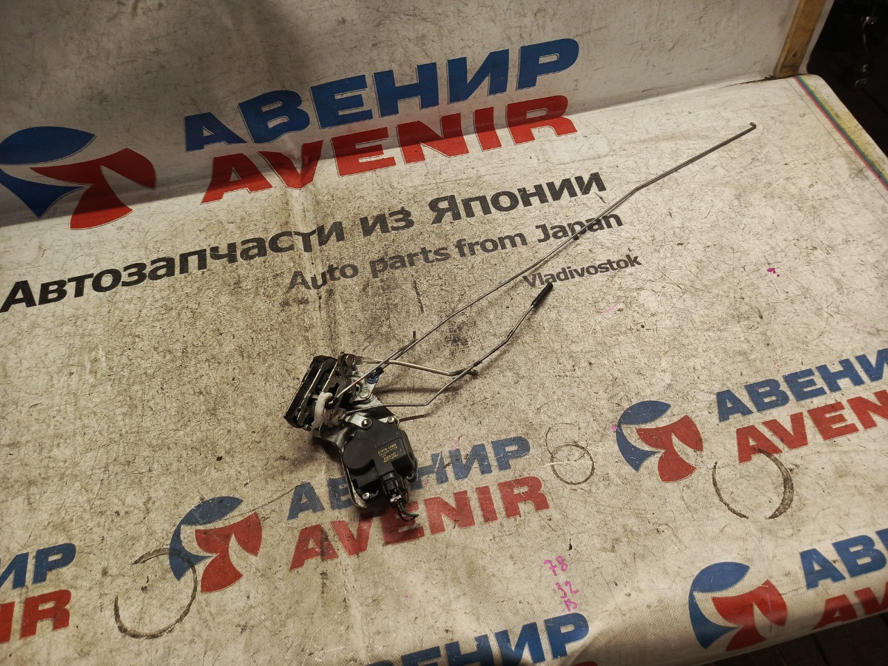 Замок двери SUZUKI JIMNY JB43W передний правый (б/у)