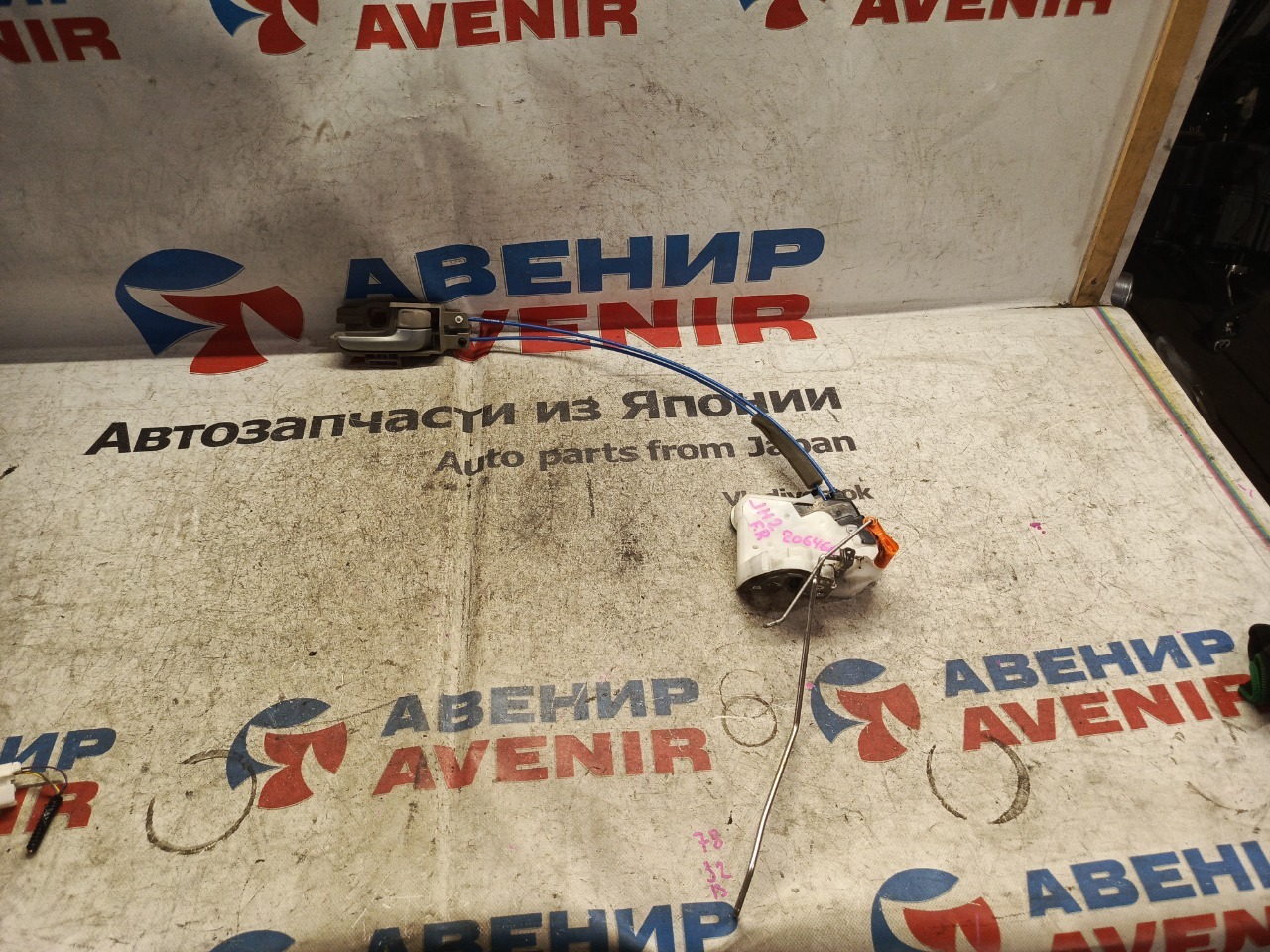 Замок двери HONDA N-WGN JH1 передний правый (б/у)