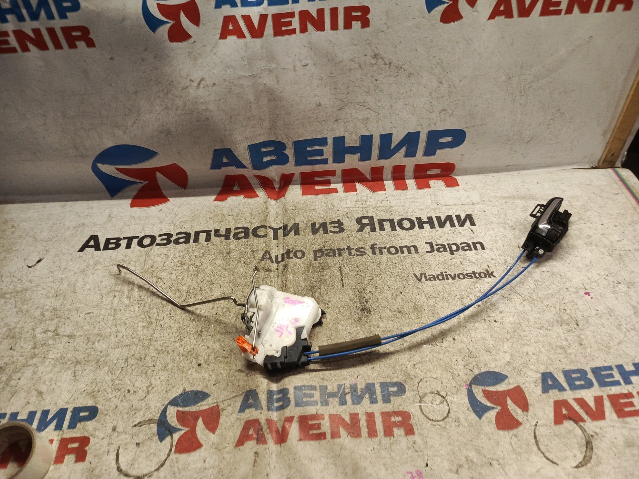 Замок двери HONDA N-WGN JH1 передний правый (б/у)