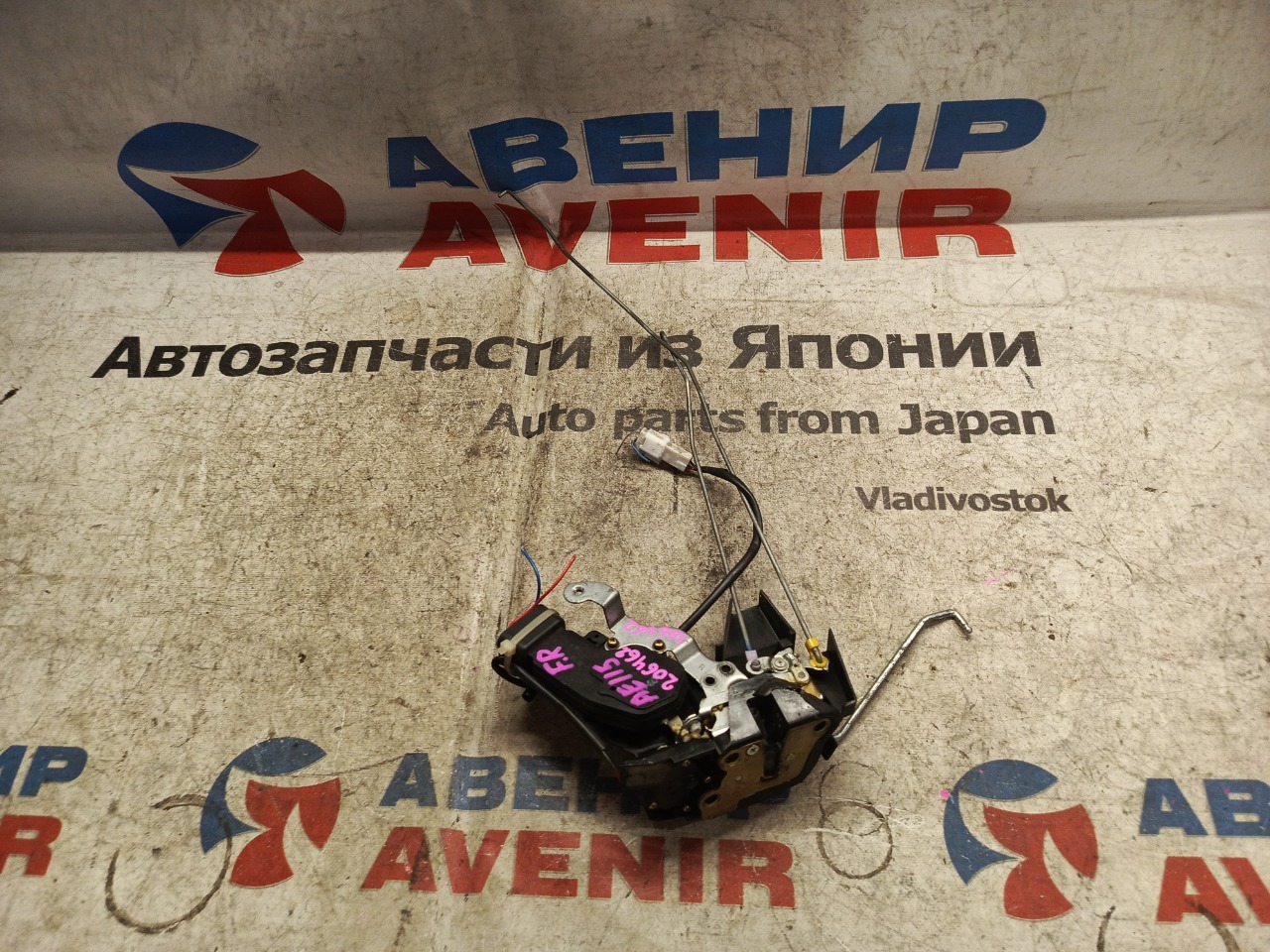 Замок двери TOYOTA COROLLA SPACIO AE114 передний правый (б/у)