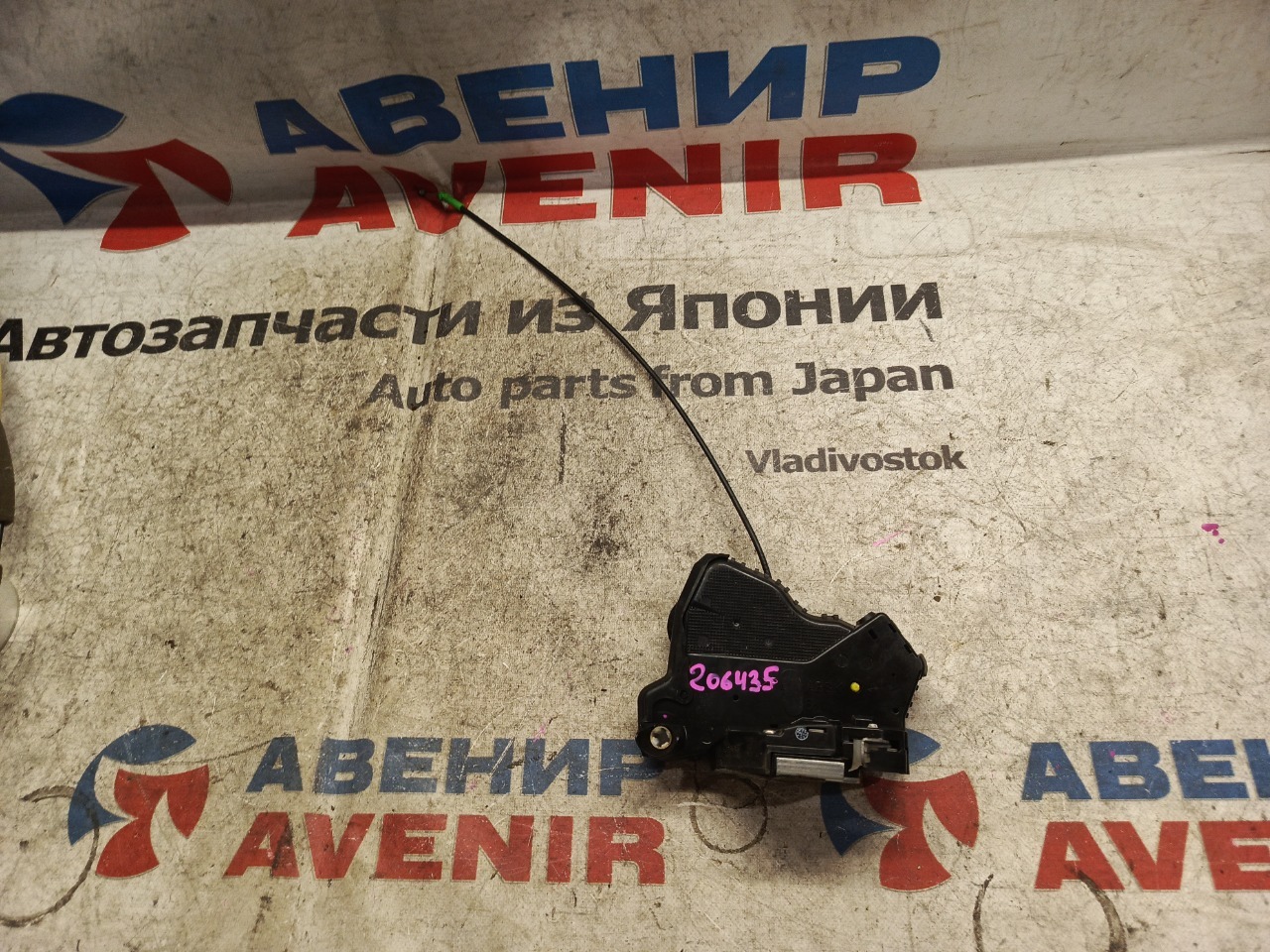Замок двери TOYOTA ALPHARD ATH10W передний правый (б/у)