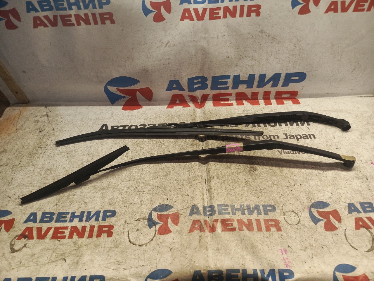 Держатель дворника TOYOTA ALPHARD ANH25 передний (б/у)